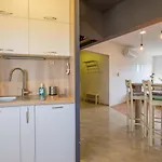 Artistic & Spacious 2Bd Central Apt By Flat Mаnager