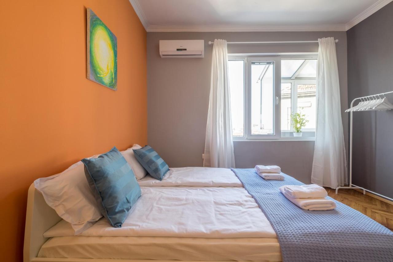Apartemen Artistic & Spacious 2bd By Flat Mаnager Sofia