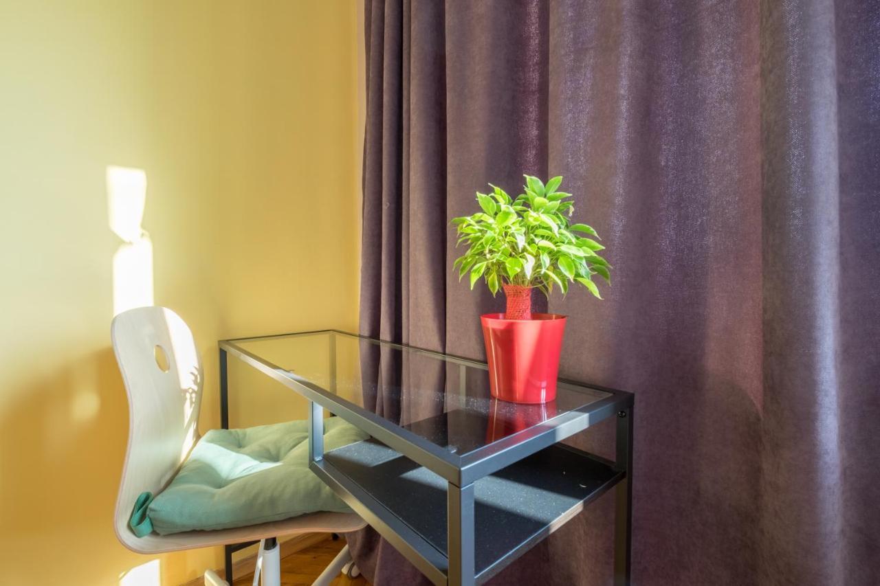 Artistic & Spacious 2bd By Flat Mаnager Apartemen