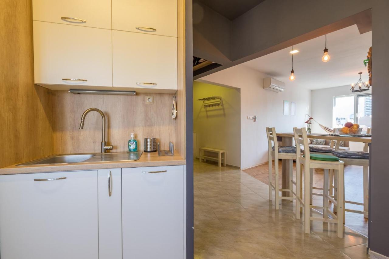 Apartemen Artistic & Spacious 2bd By Flat Mаnager