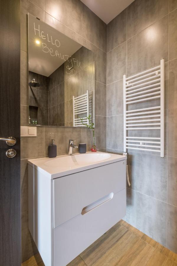 Artistic & Spacious 2bd By Flat Mаnager Apartemen