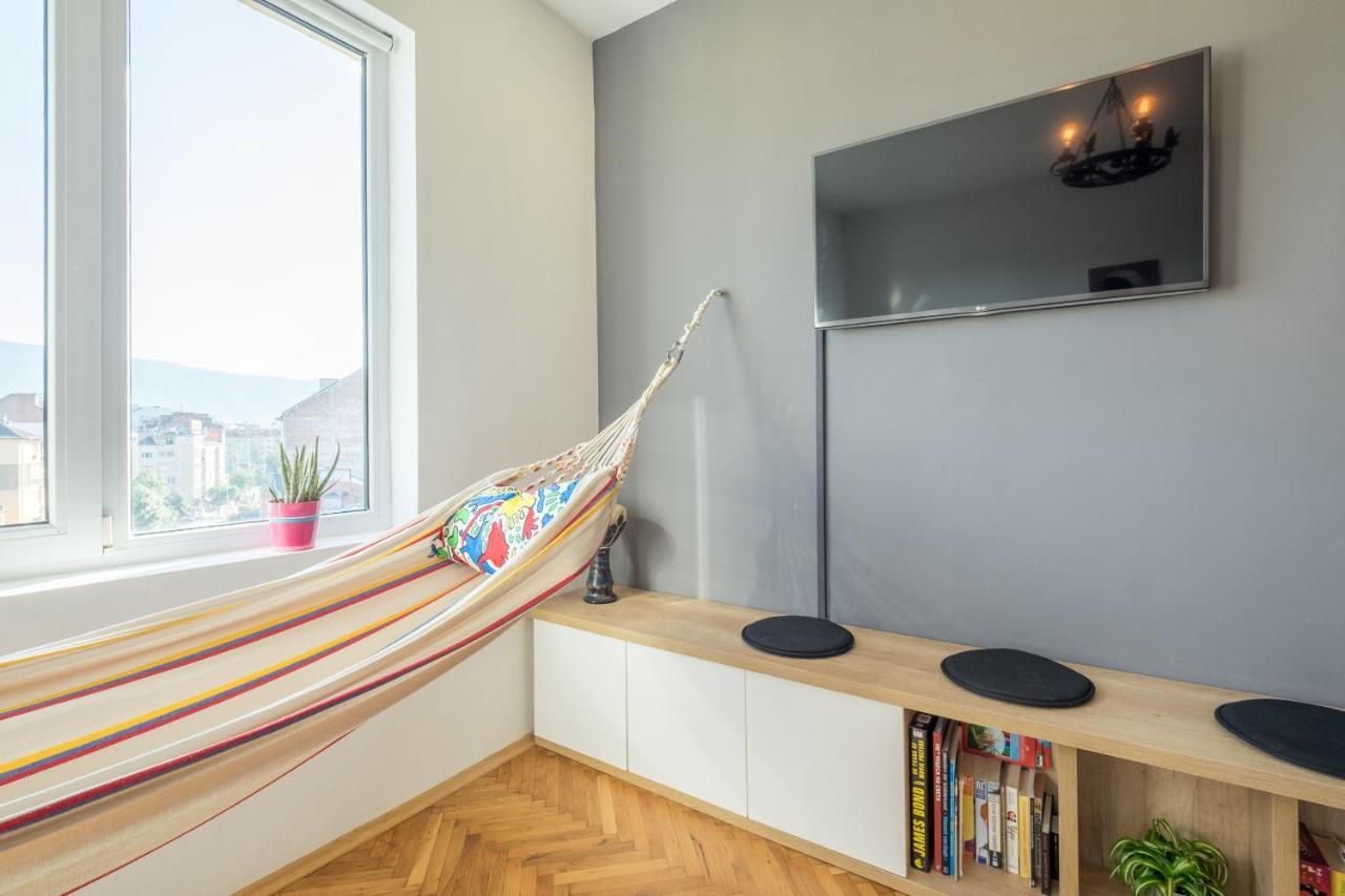 Artistic & Spacious 2bd By Flat Mаnager Apartemen