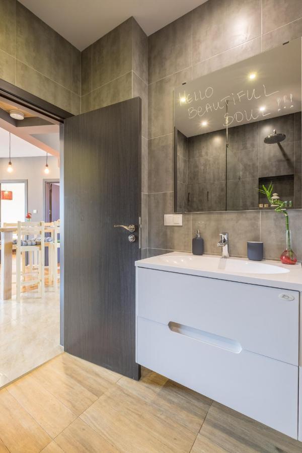 Artistic & Spacious 2bd By Flat Mаnager Apartemen